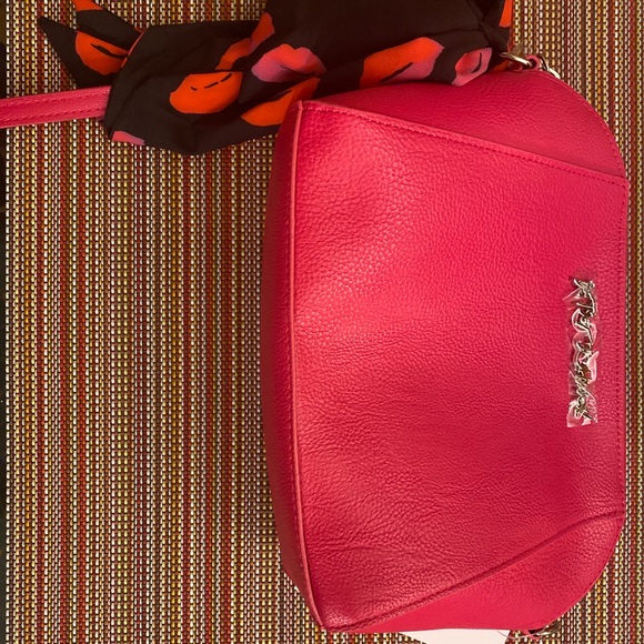 Betsey Johnson hot pink crossbody bag - Picture 6 of 8